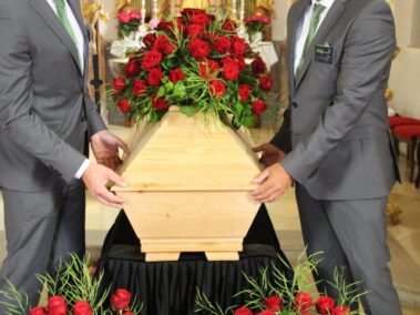 Erdbestattung Bestattung in Wien Friedhöfe Wien Eventbestattung KG Naturbestattung GmbH Zadrobilek Erdbestattung Bestattung in Wien Friedhöfe Wien Eventbestattung KG Naturbestattung GmbH Zadrobilek